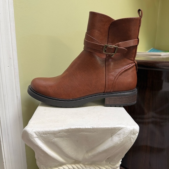 BareTraps Hone Chestnut Ankle Booties - Picture 1 of 9